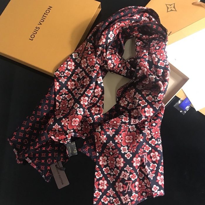 Louis Vuitton Scarf LVS00040